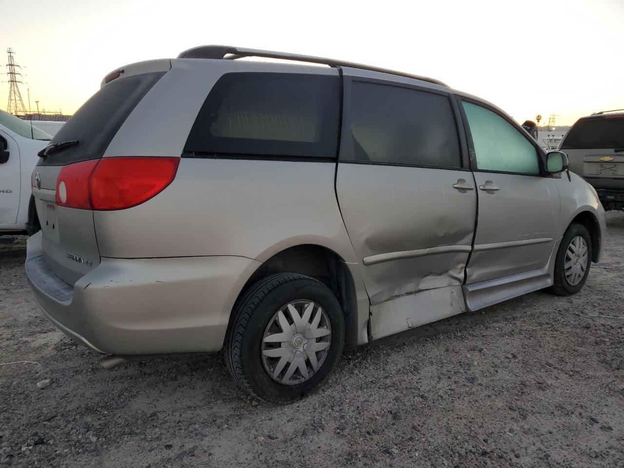 Image 3 of 2008 TOYOTA SIENNA CE 2008 with VIN 5TDZK23C78S132720