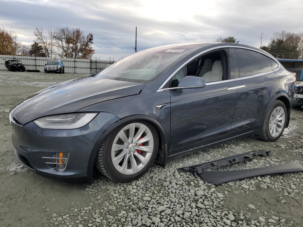 Obraz 2020 TESLA MODEL X  2020