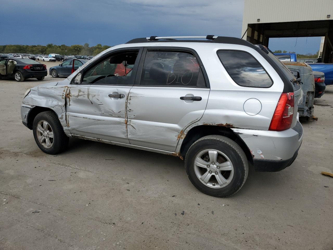 Image 2 of 2009 KIA SPORTAGE LX 2009 with VIN KNDJF724497610516