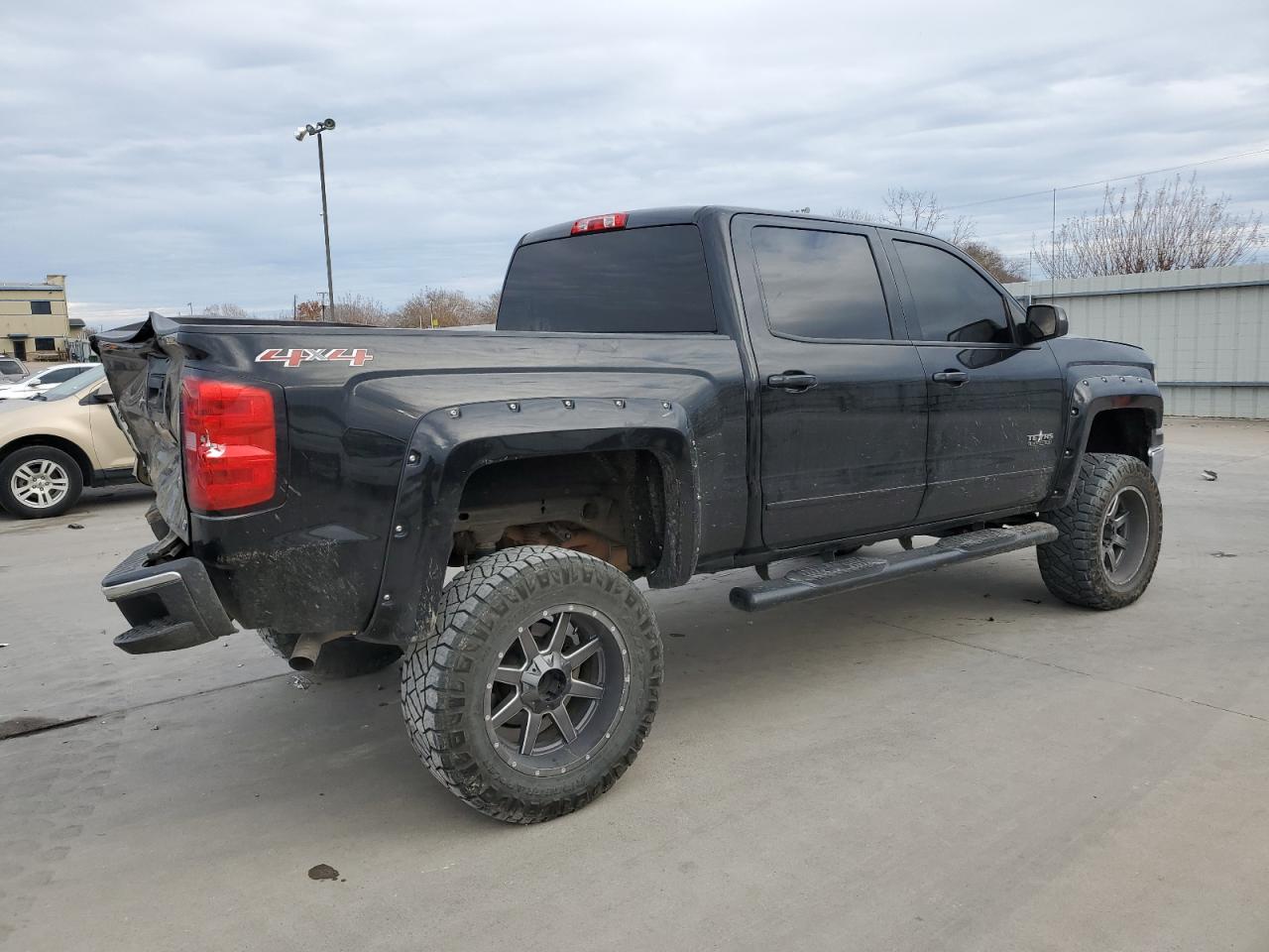 Image 3 of 2015 CHEVROLET SILVERADO K1500 LT 2015 with VIN 3GCUKREC2FG385830