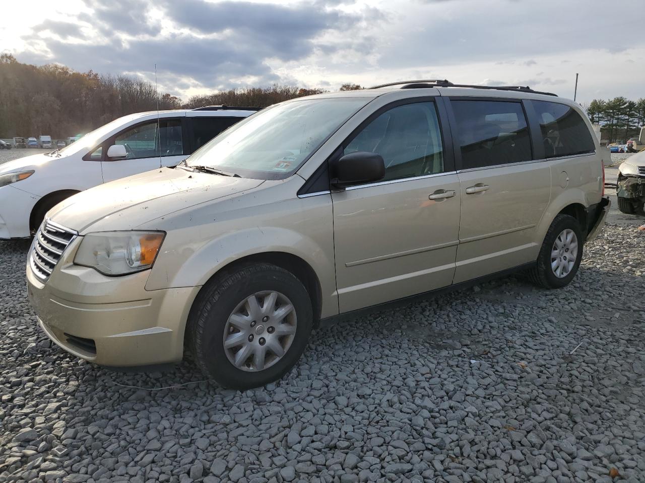 Image 1 of 2010 CHRYSLER TOWN & COUNTRY LX 2010 with VIN 2A4RR4DE5AR178076