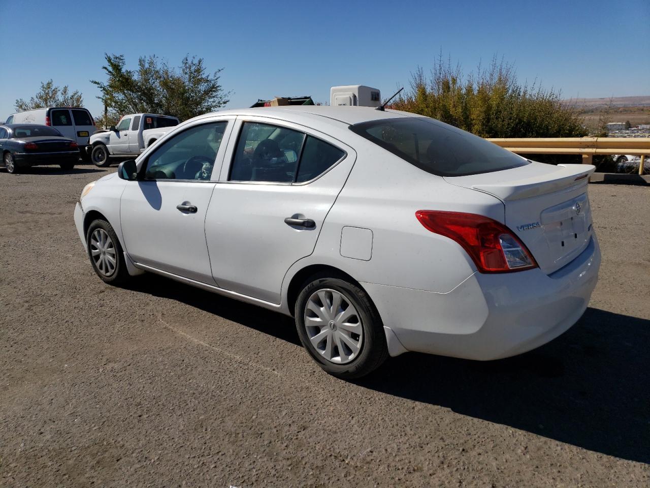 Изображение 2 2014 NISSAN VERSA S 2014 с VIN 3N1CN7AP5EL840355