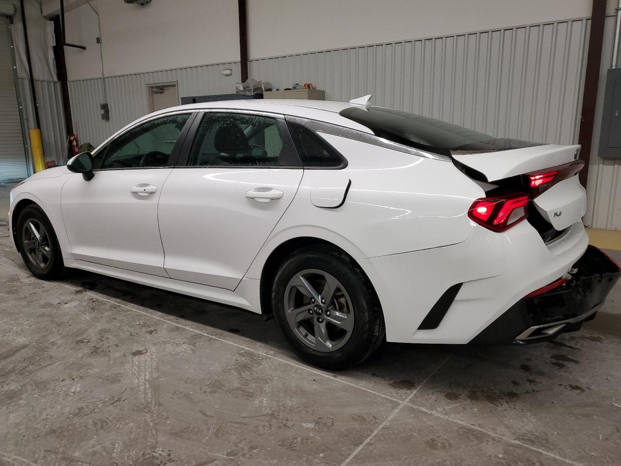 Изображение 2 2021 KIA K5 LXS 2021 с VIN 5XXG14J21MG063048