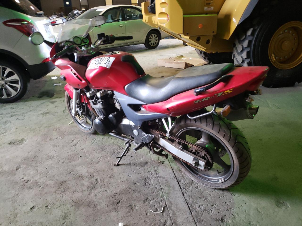 Image 3 of 2001 KAWASAKI ZR750 G 2001 with VIN JKAZRDH111A001147