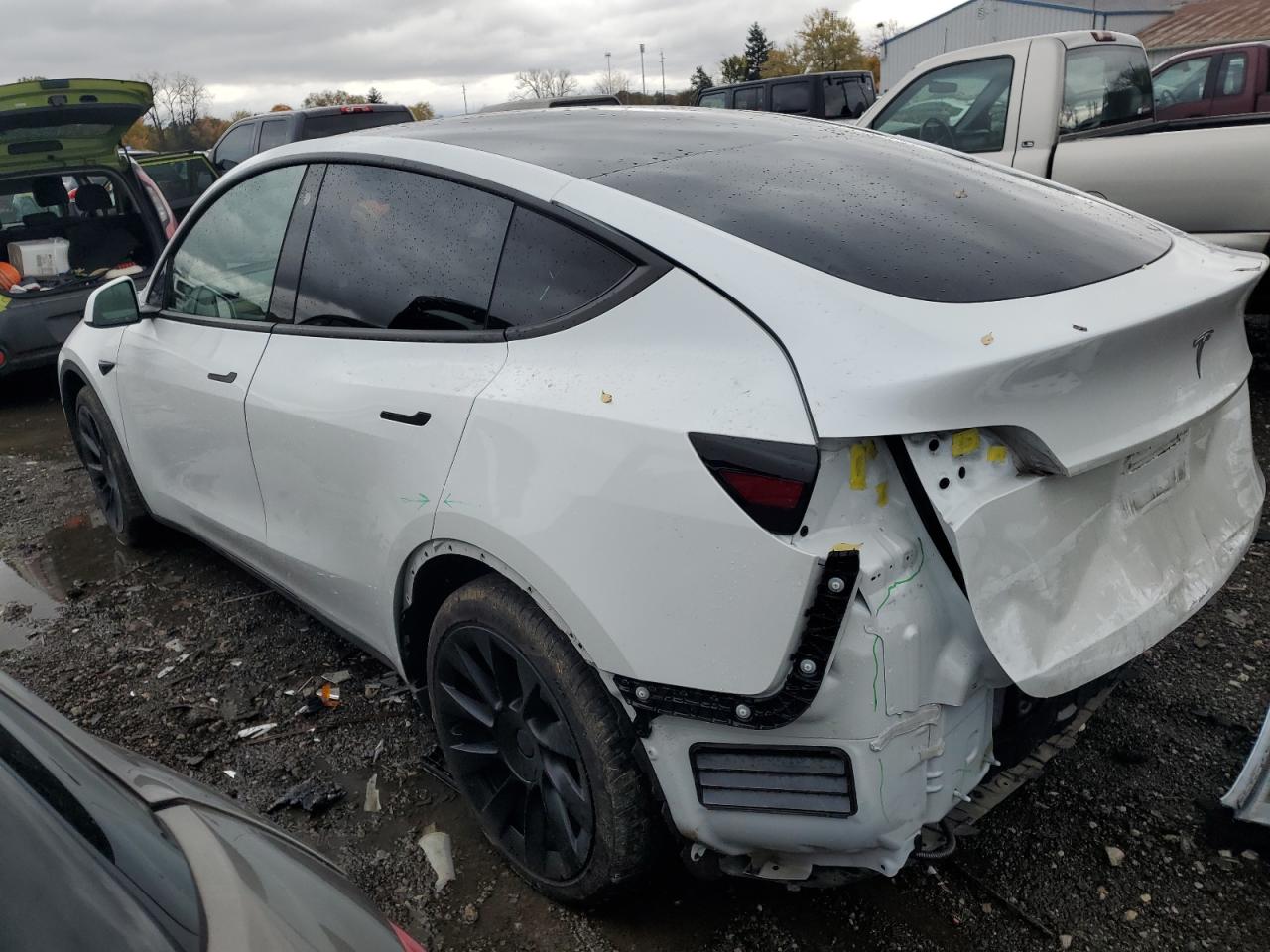 Image 2 of 2021 TESLA MODEL Y  2021 with VIN 5YJYGDED3MF124160