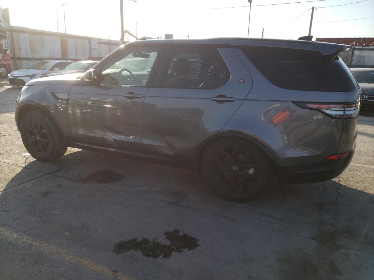 Obraz 2 z 2018 LAND ROVER DISCOVERY SE 2018 z VIN SALRG2RK5JA055762