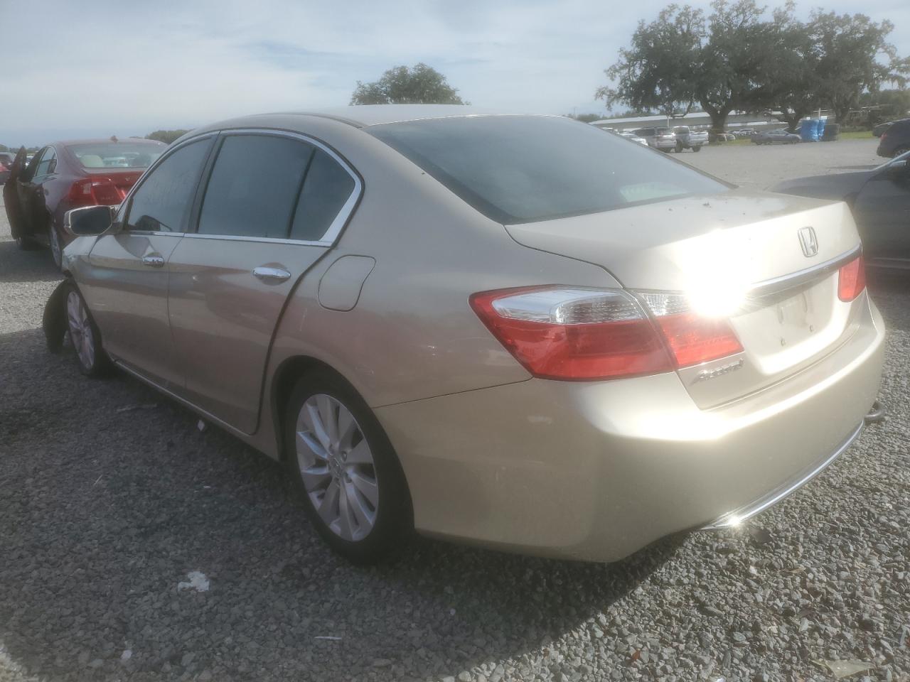 Изображение 2 2013 HONDA ACCORD EX 2013 с VIN 1HGCR2F71DA238606