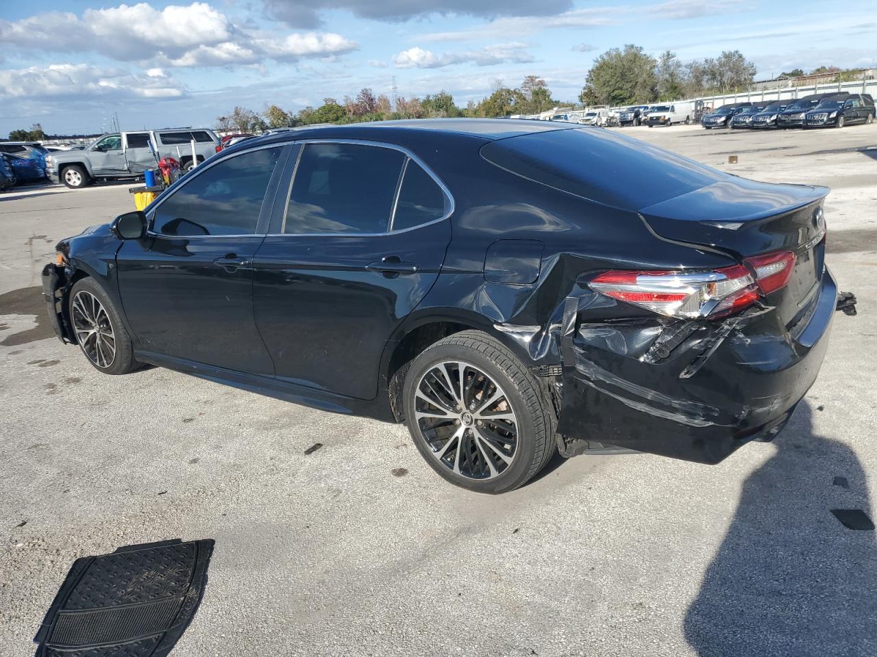 Obraz 2 z 2018 TOYOTA CAMRY L 2018 z VIN 4T1B11HK6JU071808