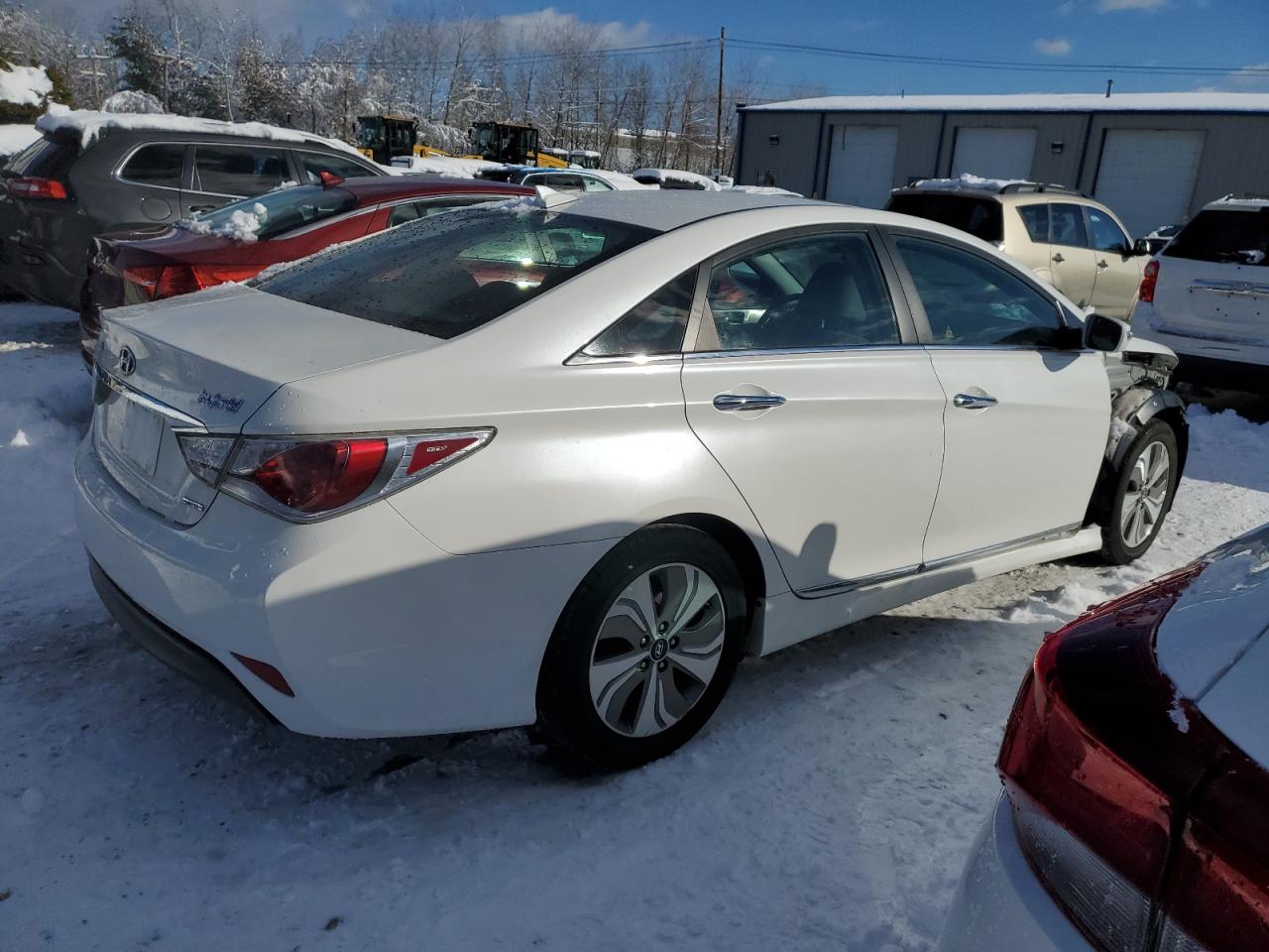 Image 3 of 2013 HYUNDAI SONATA HYBRID 2013 with VIN KMHEC4A42DA090155