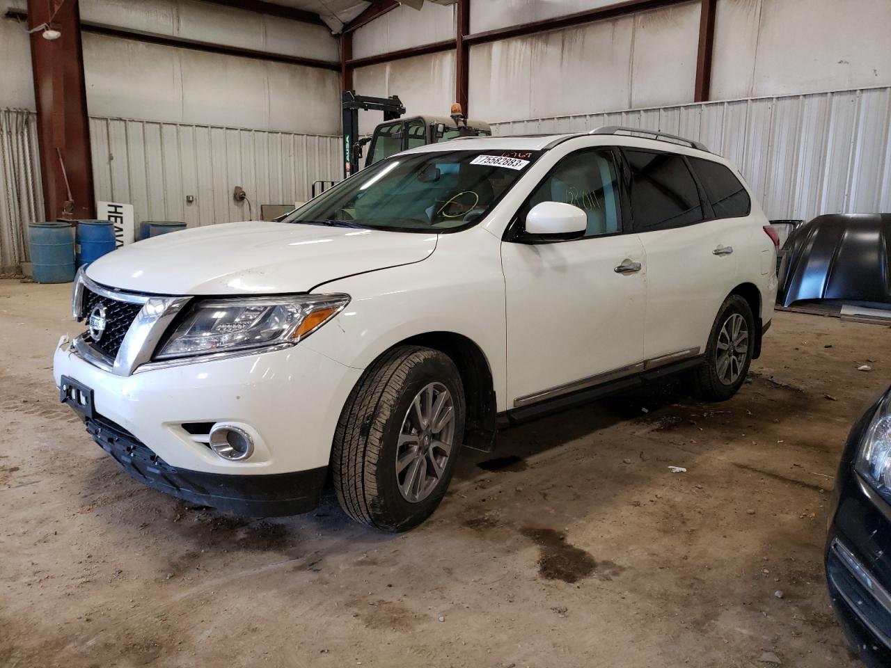 Image 1 of 2015 NISSAN PATHFINDER S 2015 with VIN 5N1AR2MM1FC636769