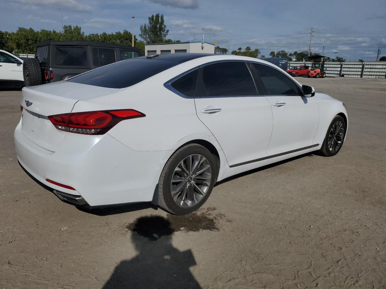 Изображение 3 2015 HYUNDAI GENESIS 3.8L 2015 с VIN KMHGN4JE0FU076056