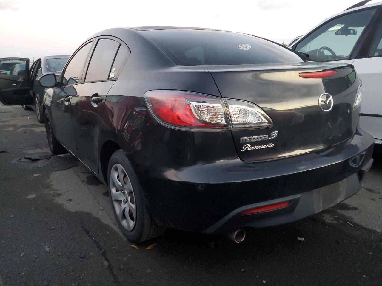 Изображение 2 2010 MAZDA 3 I 2010 с VIN JM1BL1SF2A1239312