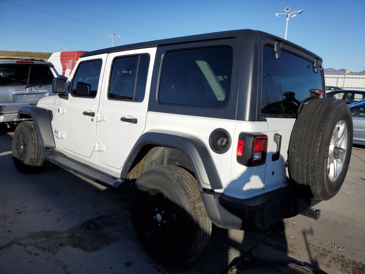 Obraz 2 z 2018 JEEP WRANGLER UNLIMITED SPORT 2018 z VIN 1C4HJXDG2JW209125