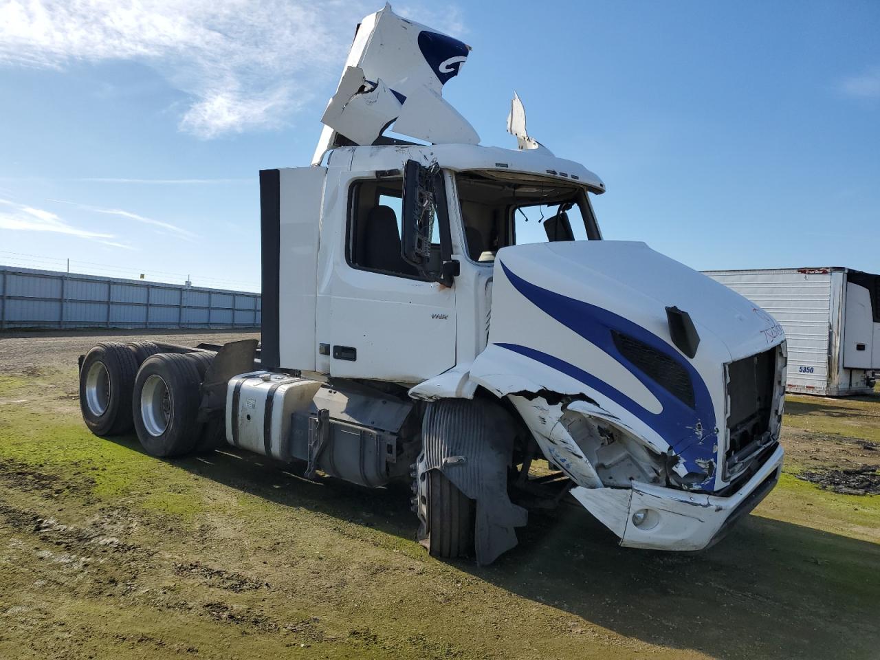 Obraz 1 z 2019 VOLVO VNR  2019 z VIN 4V4WB9DH8KN234034