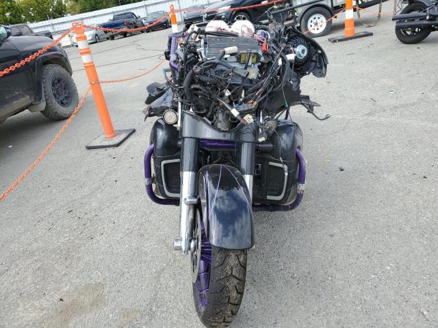 Изображение 2 2017 HARLEY-DAVIDSON FLHXSE CVO STREET GLIDE 2017 с VIN 1HD1PXF34HB959684