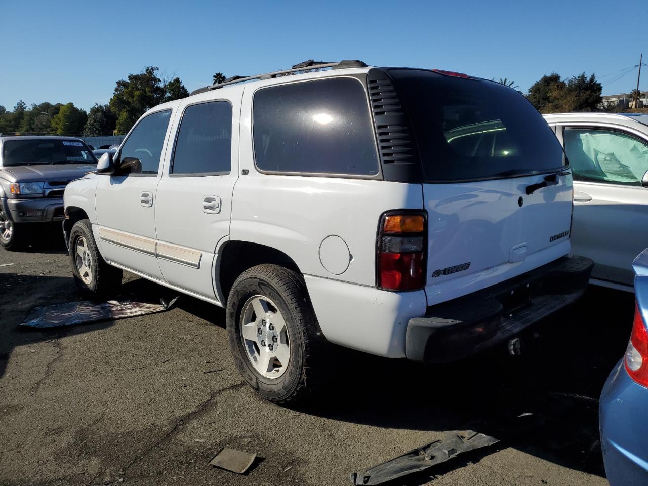 Image 2 of 2005 CHEVROLET TAHOE K1500 2005 with VIN 1GNEK13TX5R209610