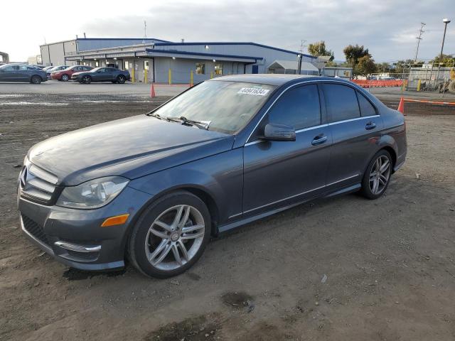Obraz 1 z 2013 MERCEDES-BENZ C 250 2013 z VIN WDDGF4HBXDA833336