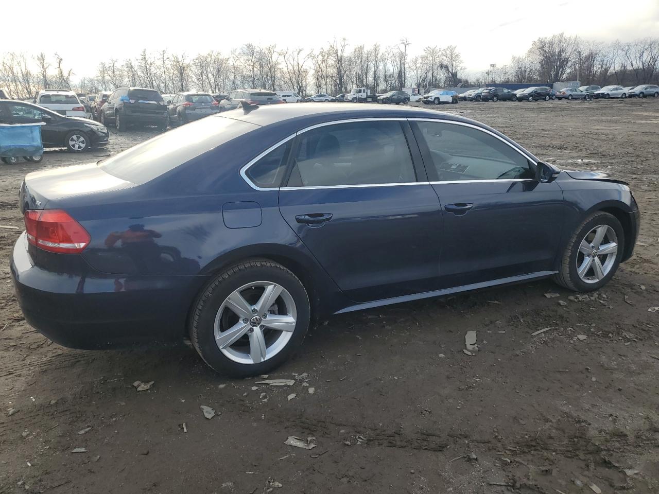 Obraz 3 z 2012 VOLKSWAGEN PASSAT SE 2012 z VIN 1VWBP7A33CC037520