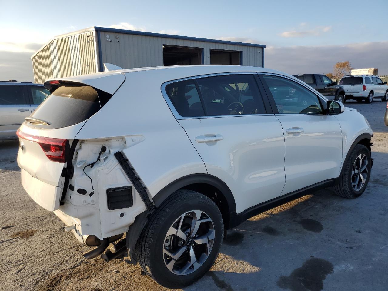 Изображение 3 2021 KIA SPORTAGE LX 2021 с VIN KNDPM3AC3M7920764