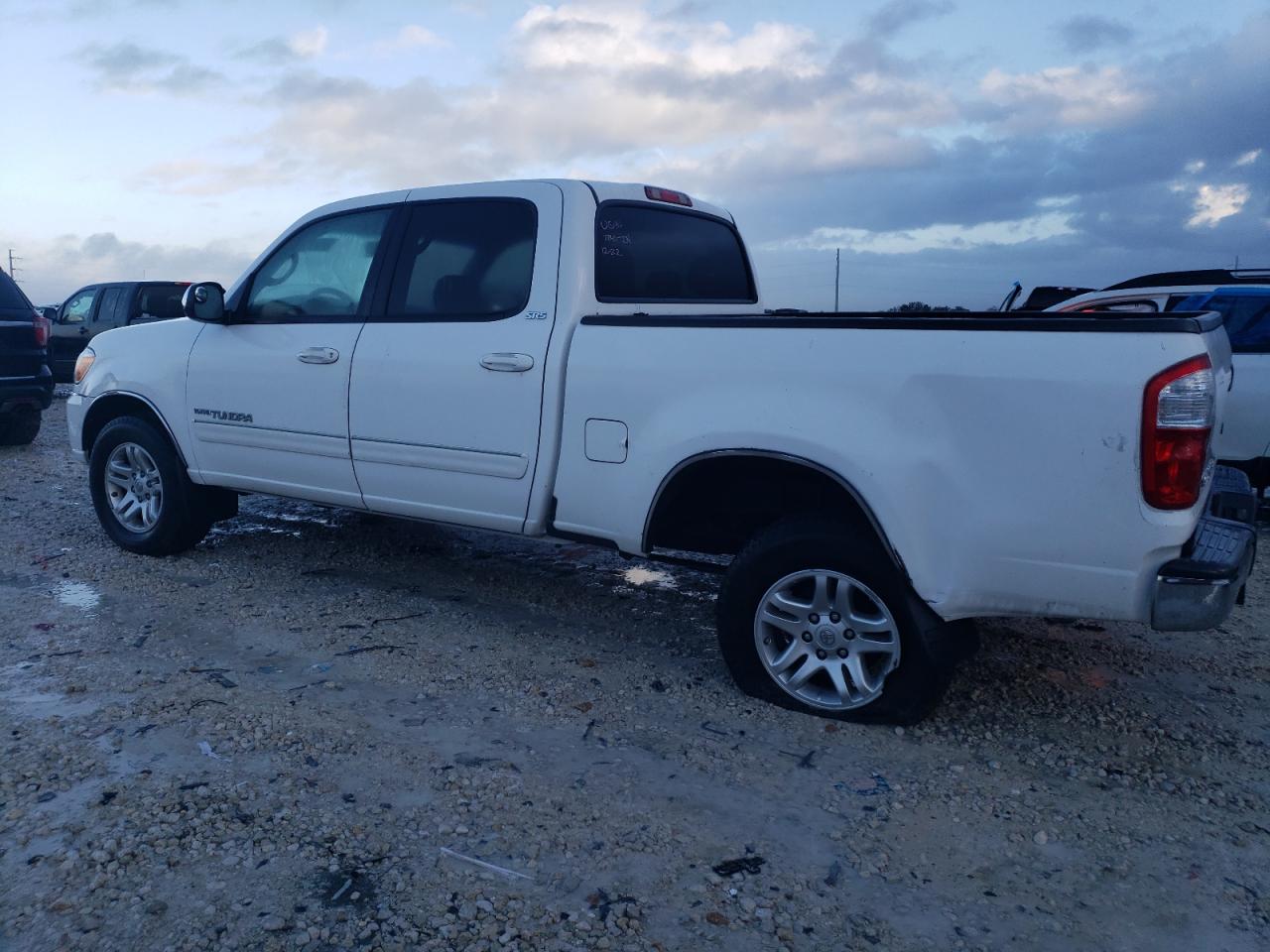 Obraz 2 z 2006 TOYOTA TUNDRA DOUBLE CAB SR5 2006 z VIN 5TBET34146S542721