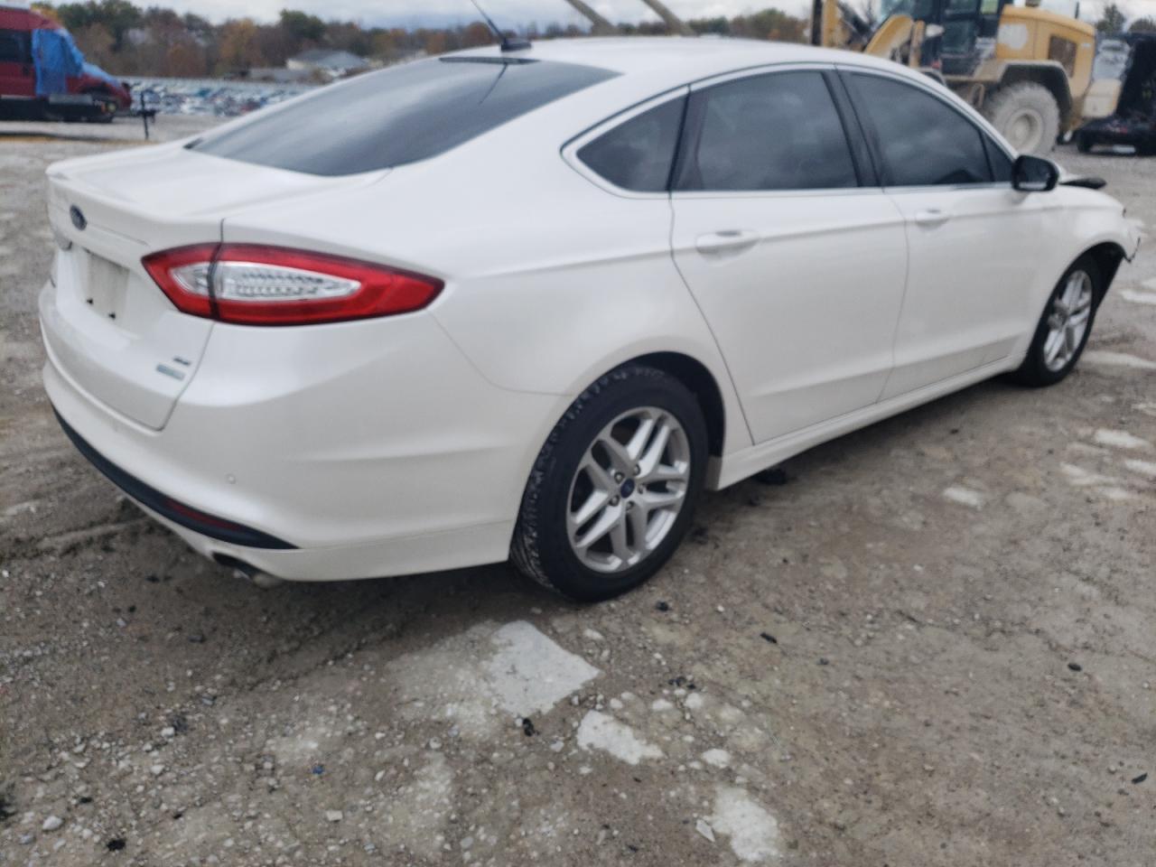 Image 3 of 2014 FORD FUSION SE 2014 with VIN 3FA6P0HD4ER396329
