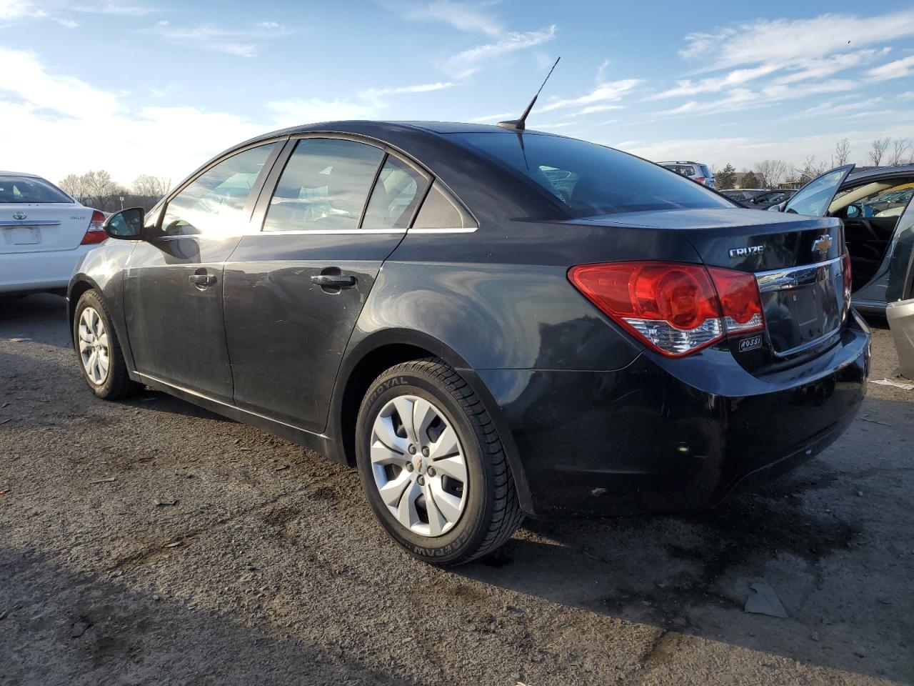 Image 2 of Chevrolet Cruze Ls 2012 with VIN 1G1PC5SH7C7387740