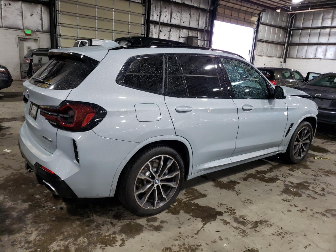 Obraz 3 z 2022 BMW X3 XDRIVE30I 2022 z VIN 5UX53DP03N9M83933