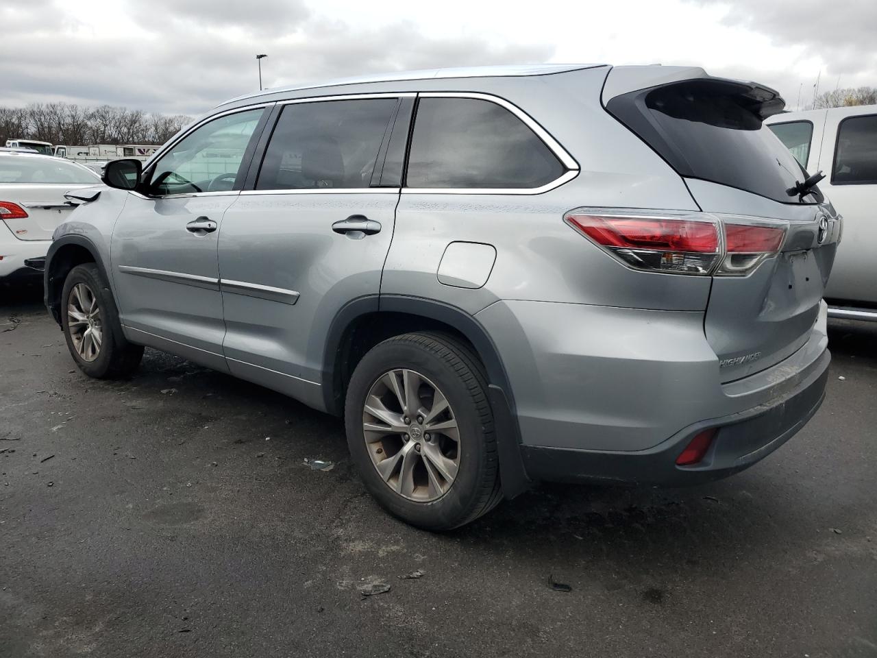 Изображение 2 2014 TOYOTA HIGHLANDER XLE 2014 с VIN 5TDJKRFH3ES051366