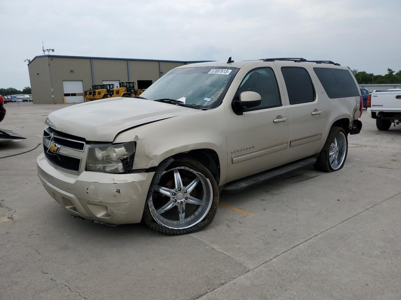 Image 1 of 2010 CHEVROLET SUBURBAN C1500 LT 2010 with VIN 1GNUCJE09AR228266