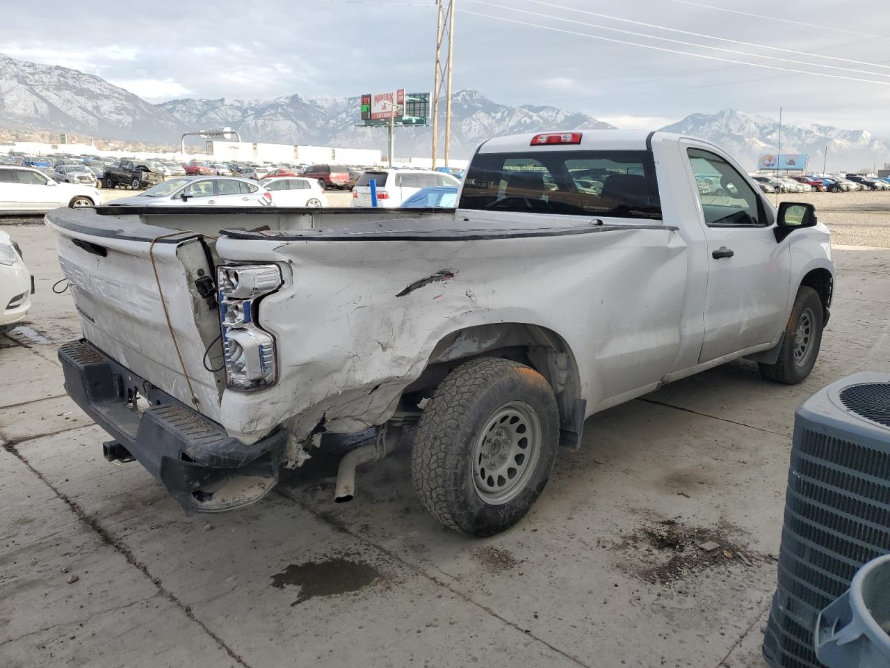 Image 3 of 2019 CHEVROLET SILVERADO C1500 2019 with VIN 3GCNWAEH6KG237468
