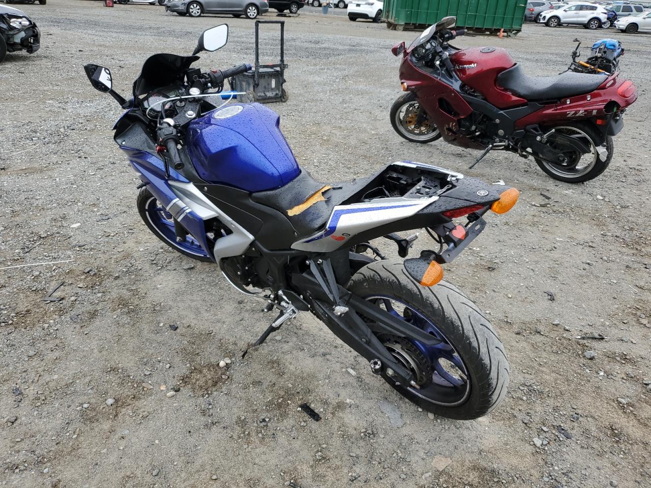 Image 3 of Yamaha Yzfr3 2017 with VIN MH3RH06Y2HK016358