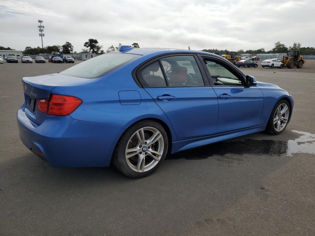 Obraz 3 z 2015 BMW 328 I SULEV 2015 z VIN WBA3C1C56FK121384