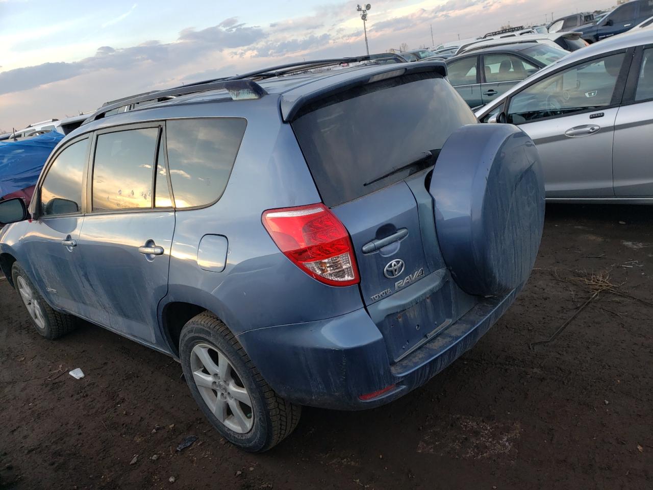 Obraz 2 z 2007 TOYOTA RAV4 LIMITED 2007 z VIN JTMBK31V175036338