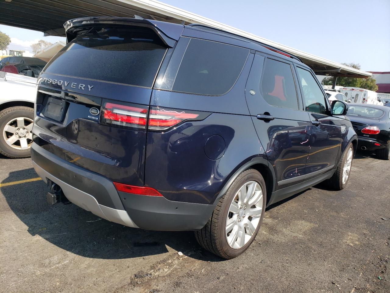 Image 3 of 2019 LAND ROVER DISCOVERY HSE 2019 with VIN SALRR2RKXKA085318