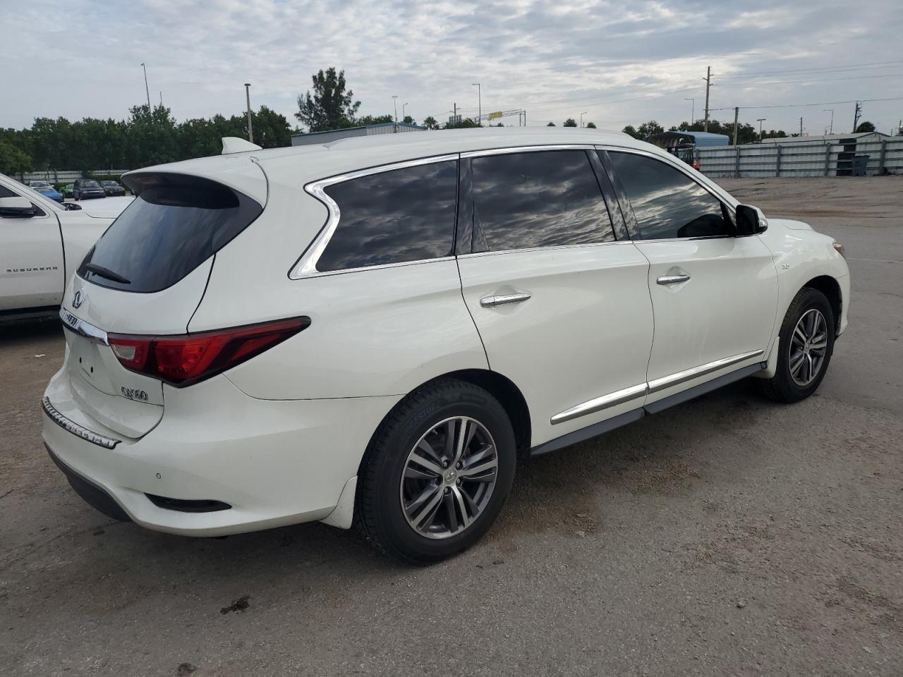 Изображение 3 2017 INFINITI QX60  2017 с VIN 5N1DL0MM3HC511973