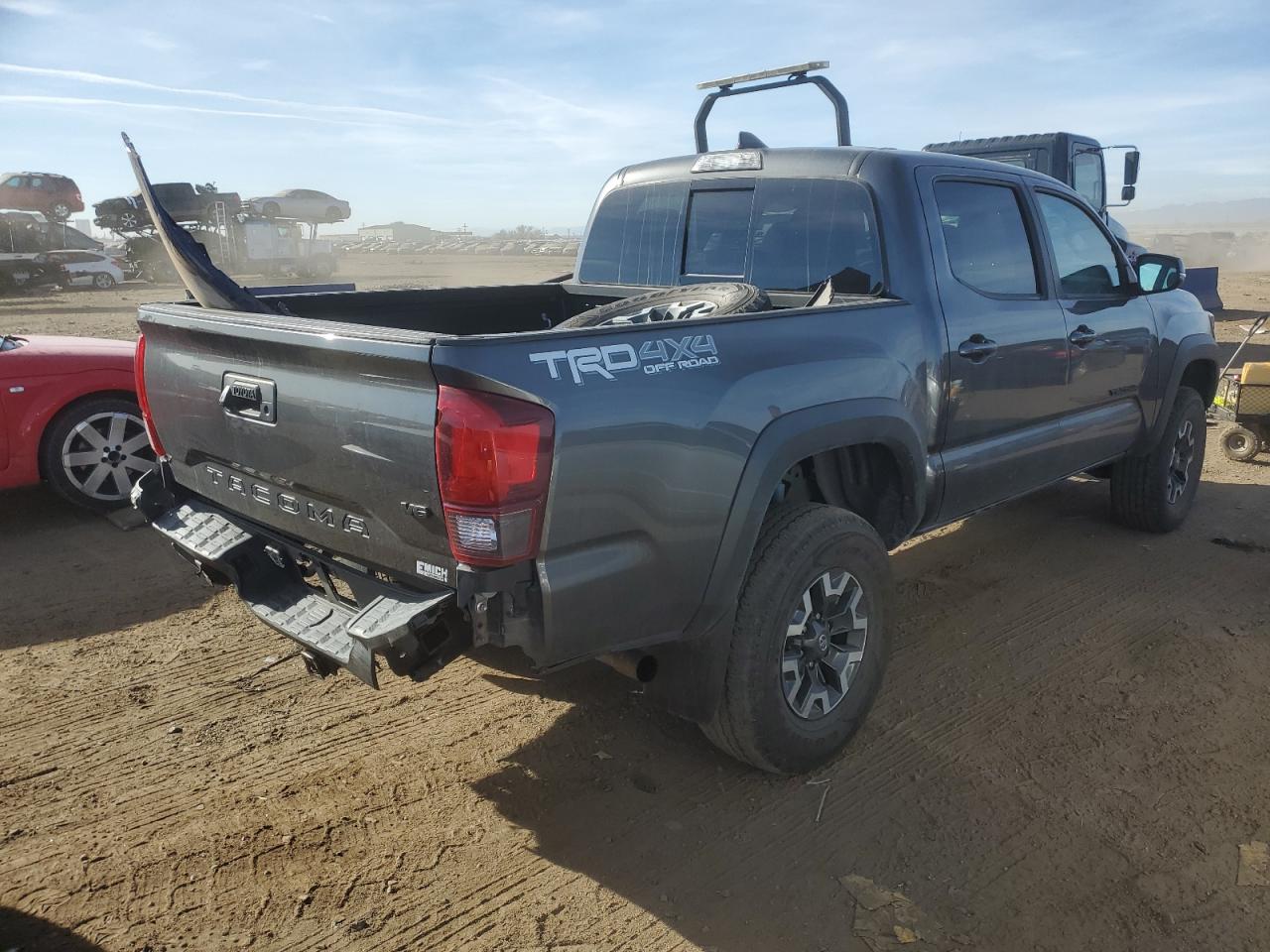 Image 3 of 2018 TOYOTA TACOMA DOUBLE CAB 2018 with VIN 3TMCZ5AN0JM129770