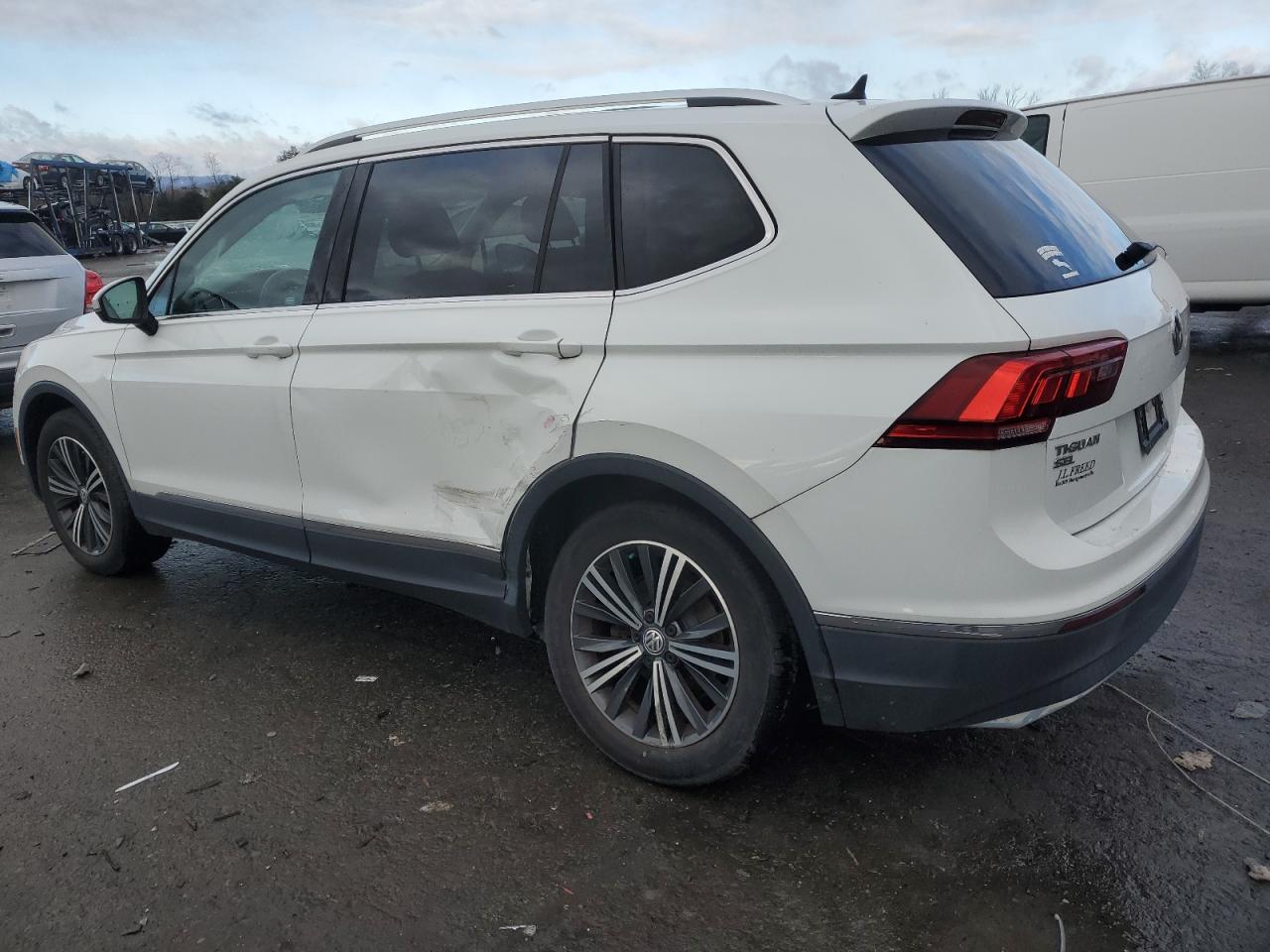 Obraz 2 z 2018 VOLKSWAGEN TIGUAN SE 2018 z VIN 3VV2B7AX5JM052389