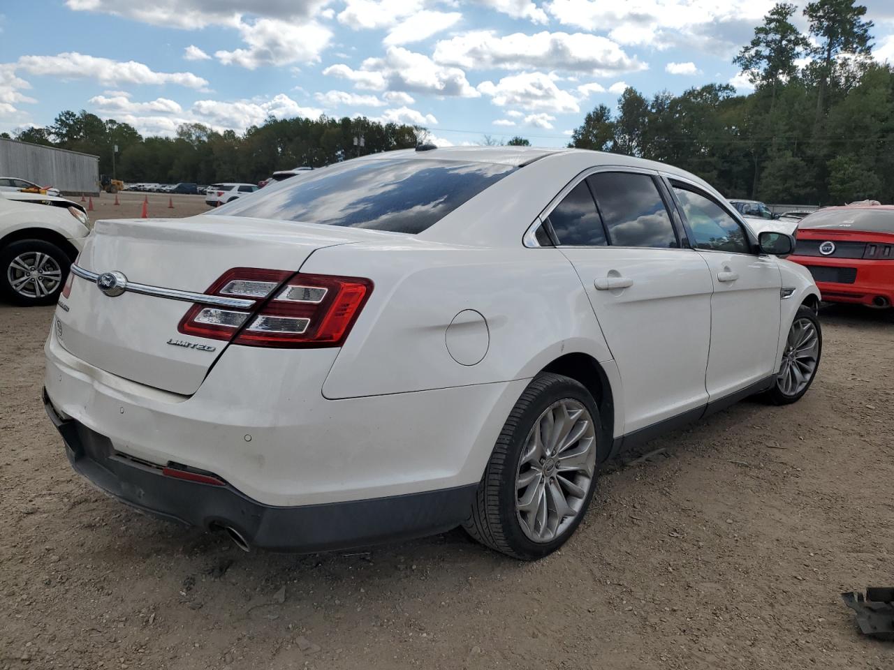 Image 3 of 2014 FORD TAURUS LIMITED 2014 with VIN 1FAHP2F85EG141397