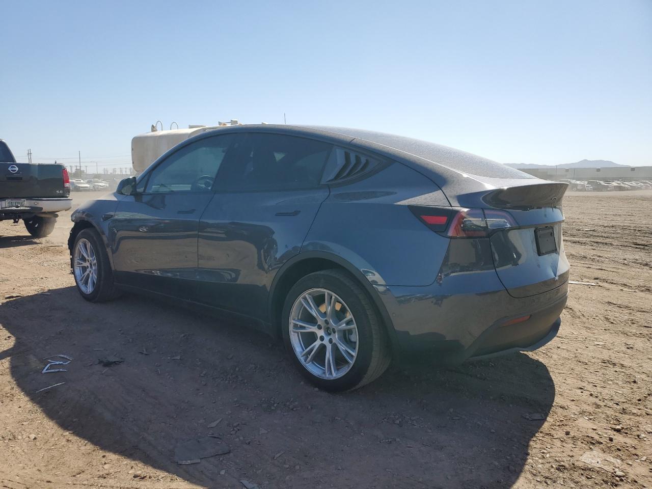 Obraz 2 z 2022 TESLA MODEL Y  2022 z VIN 7SAYGDEE2NA015604