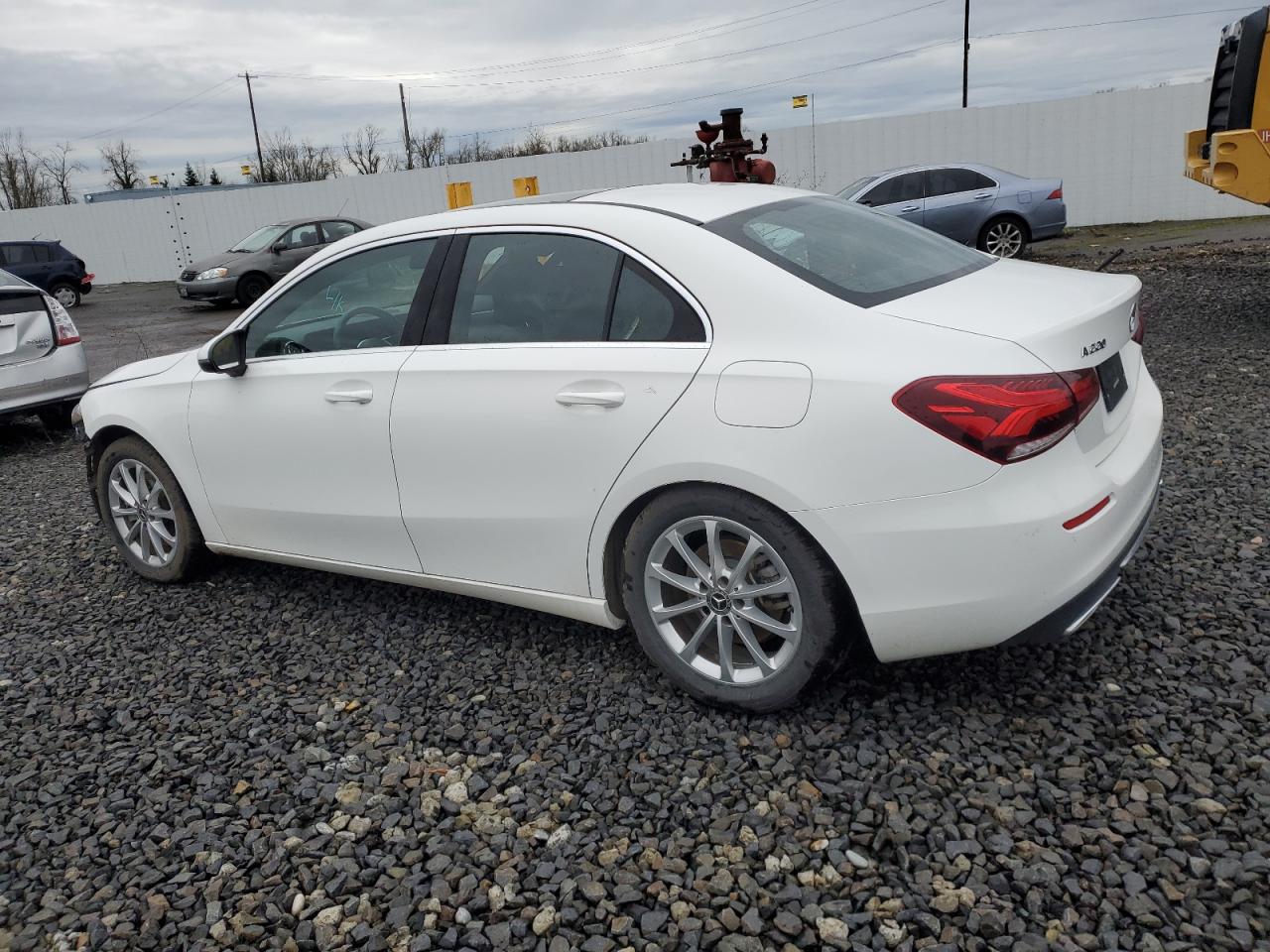 Obraz 2 z 2021 MERCEDES-BENZ A 220 2021 z VIN W1K3G4EB6MJ310198