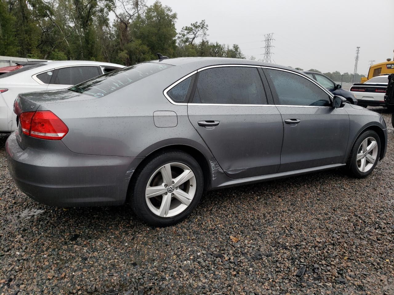 Image 3 of 2013 VOLKSWAGEN PASSAT SE 2013 with VIN 1VWBP7A31DC113883