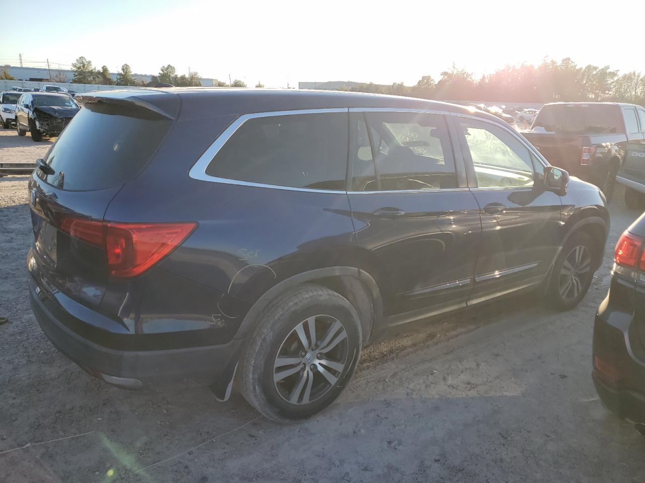 Image 3 of 2016 HONDA PILOT EXL 2016 with VIN 5FNYF5H6XGB026642