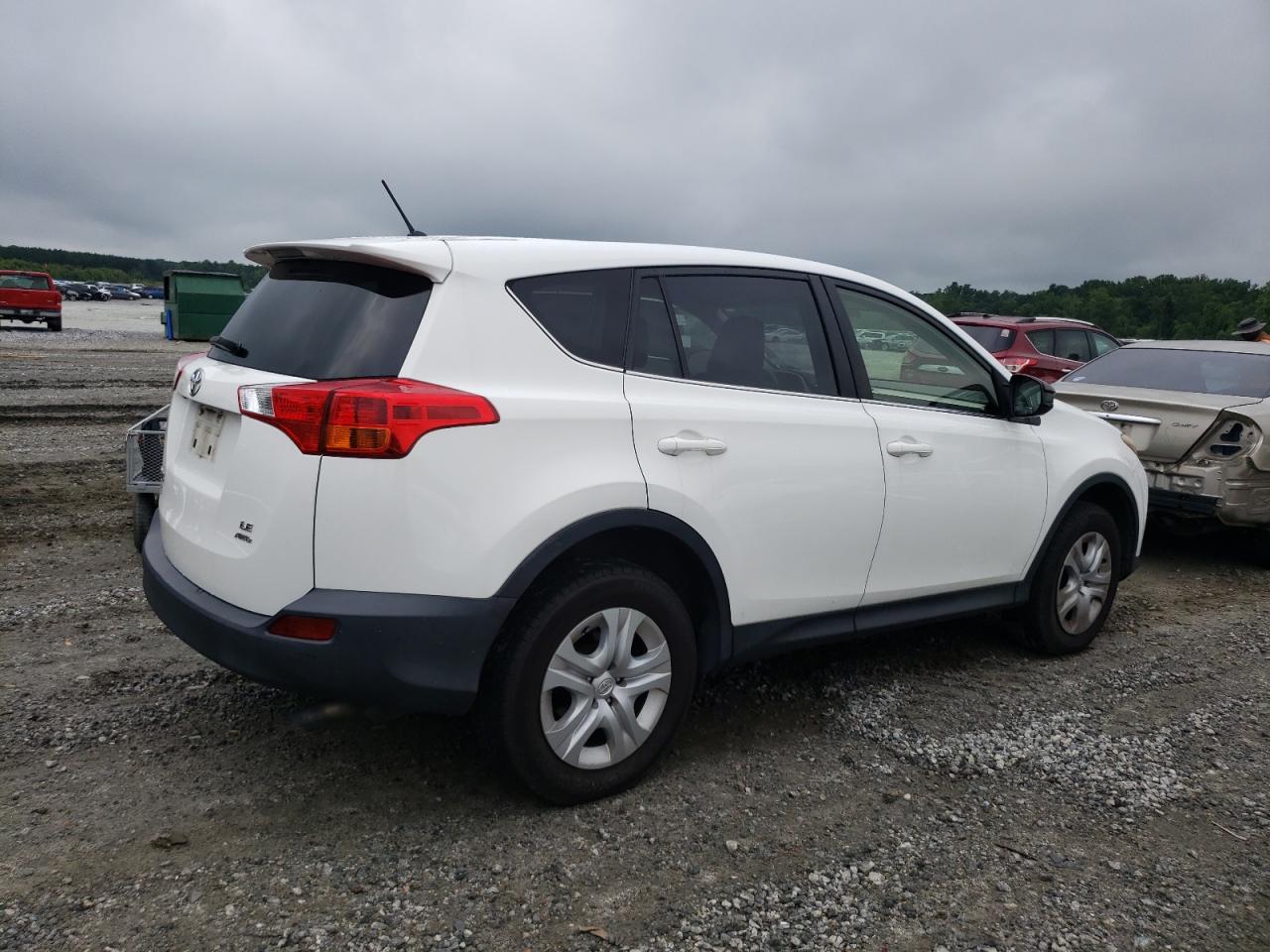 Изображение 3 2015 TOYOTA RAV4 LE 2015 с VIN JTMBFREV0FJ015777