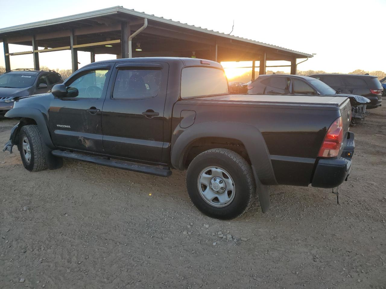 Image 2 of 2015 TOYOTA TACOMA DOUBLE CAB PRERUNNER 2015 with VIN 5TFJX4GN1FX047935