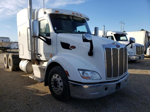 Image 1 of 2016 PETERBILT 579  2016 with VIN 1XPBDP9X7GD359949