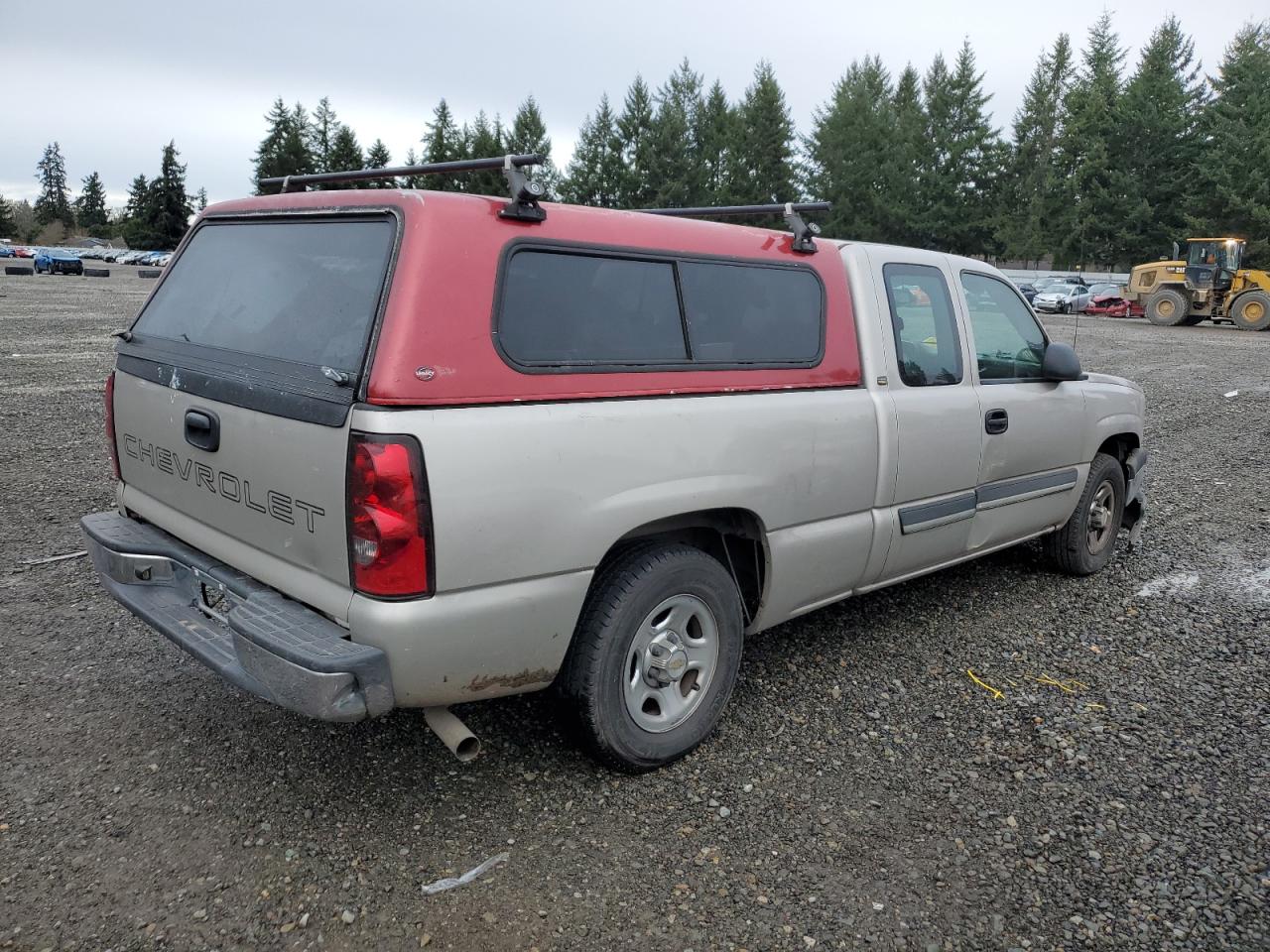 Image 3 of 2004 CHEVROLET SILVERADO C1500 2004 with VIN 1GCEC19X64Z320668