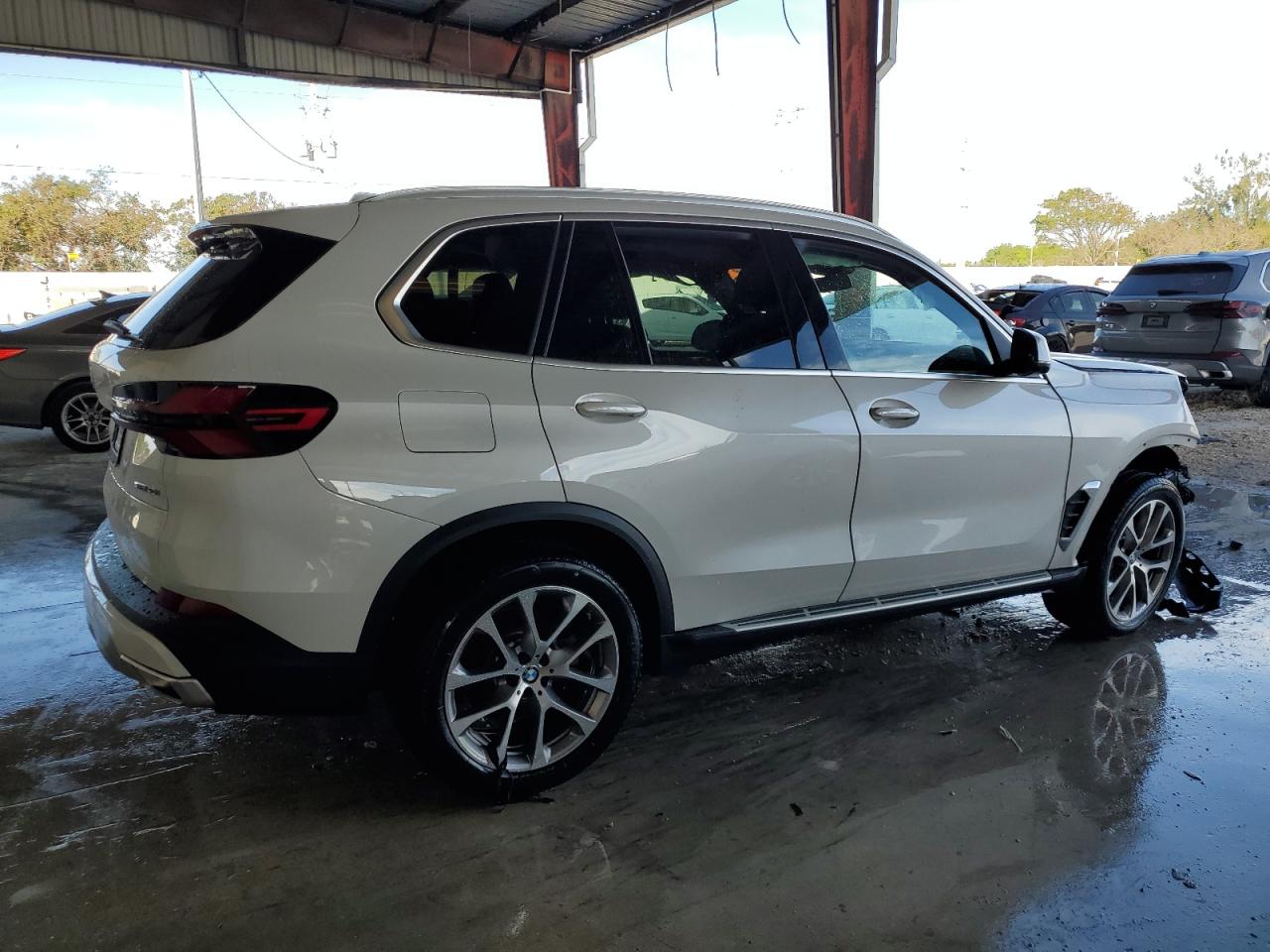 Image 3 of 2024 BMW X5 SDRIVE 40I 2024 with VIN 5UX13EU00R9U33909
