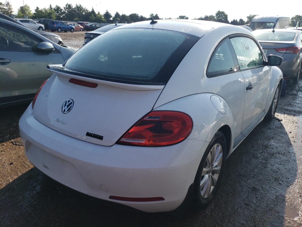 Image 3 of 2016 VOLKSWAGEN BEETLE 1.8T 2016 with VIN 3VWF17AT0GM602555