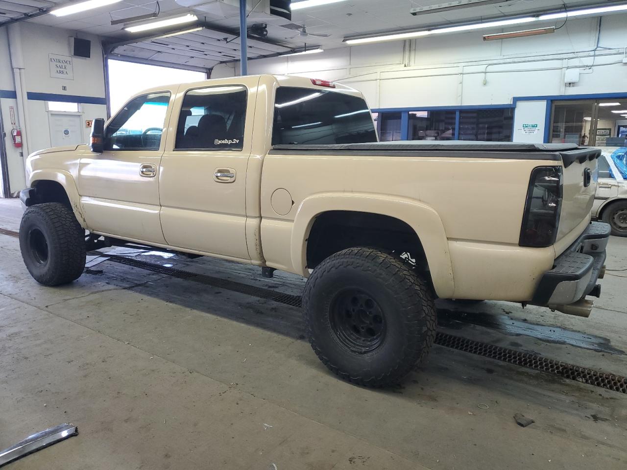 Изображение 2 2005 CHEVROLET SILVERADO K1500 2005 с VIN 2GCEK13T251322940