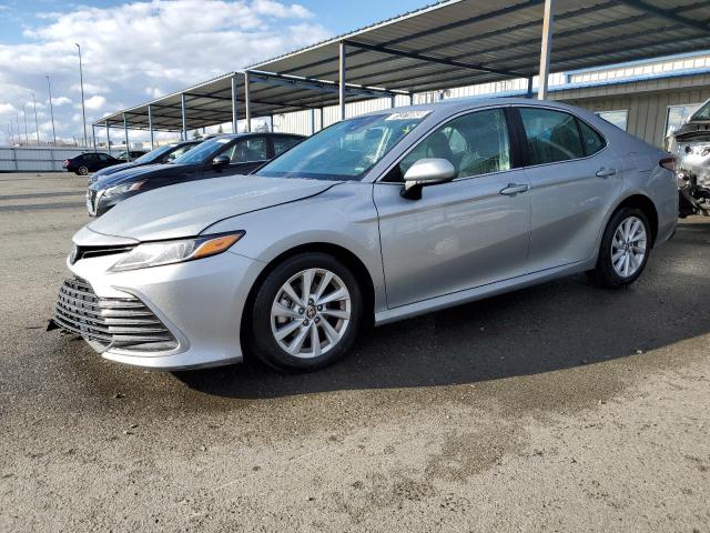 Obraz 1 z 2023 TOYOTA CAMRY LE 2023 z VIN 4T1C11AKXPU094712